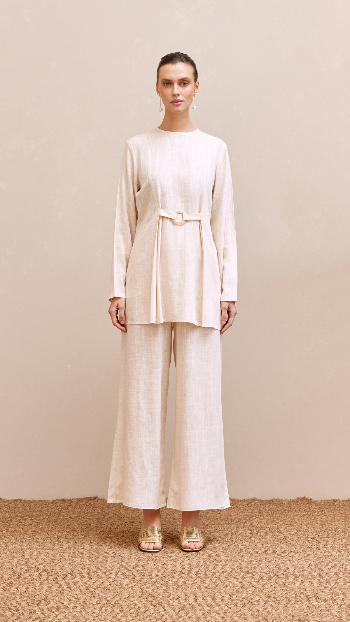 evie woman linen set oatmeal 1