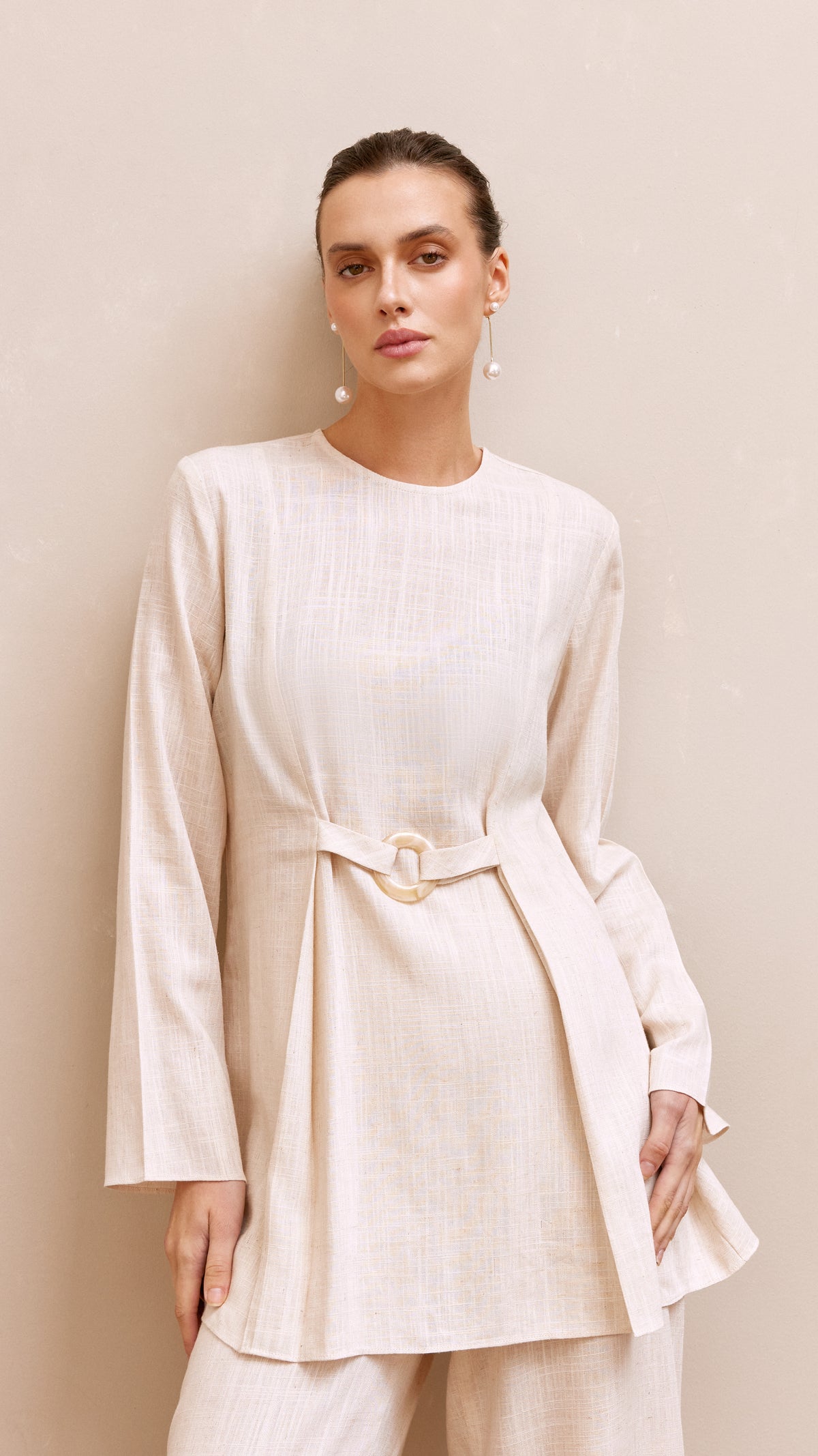 evie woman linen set oatmeal 2