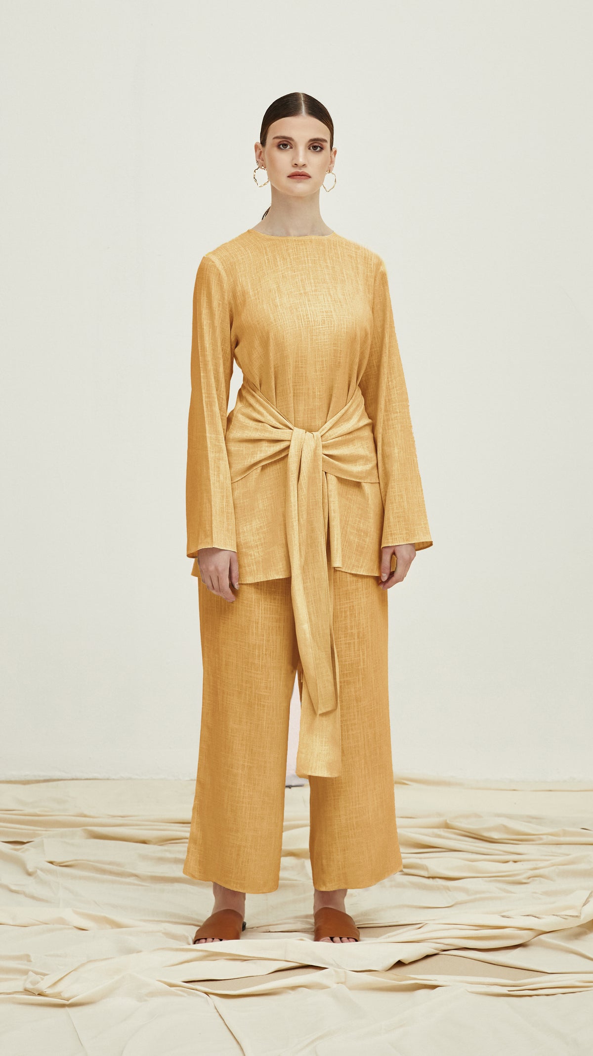 tessa woman linen set sandy