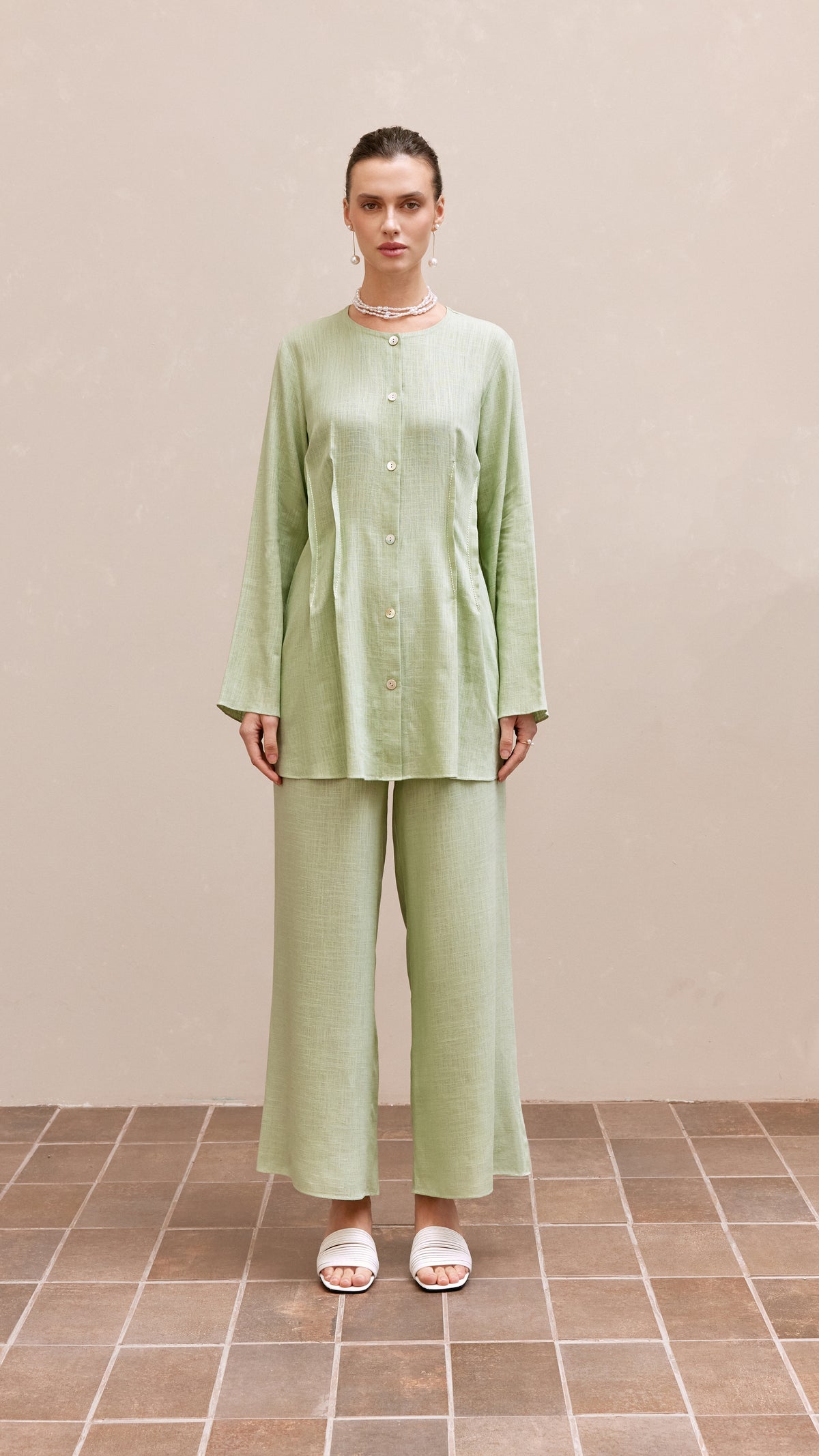 brielle woman linen set green 1