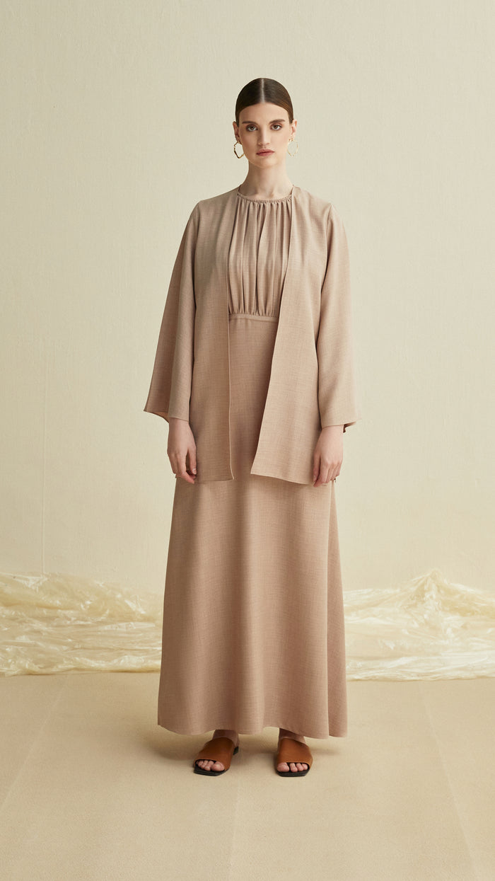 emilla woman linen set beige