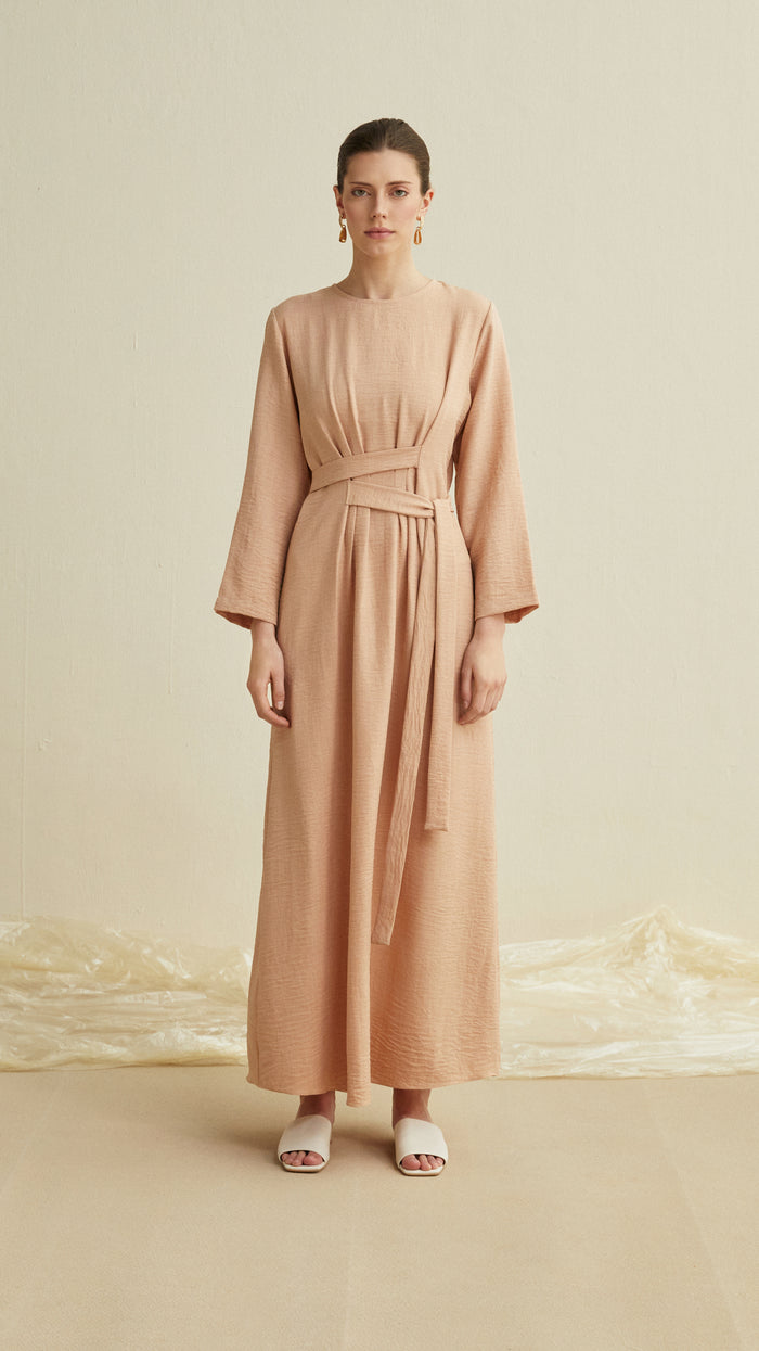 resa woman linen set beige