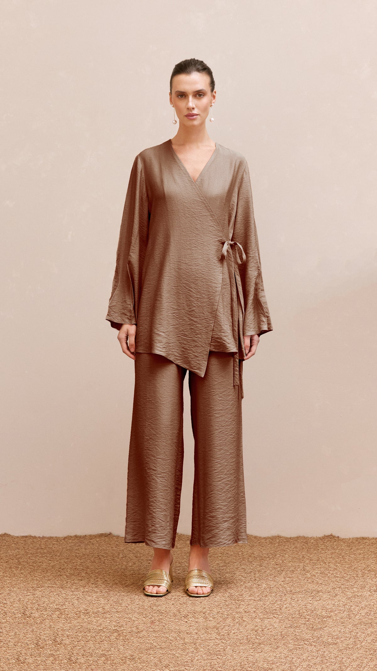 sadie woman linen set brown