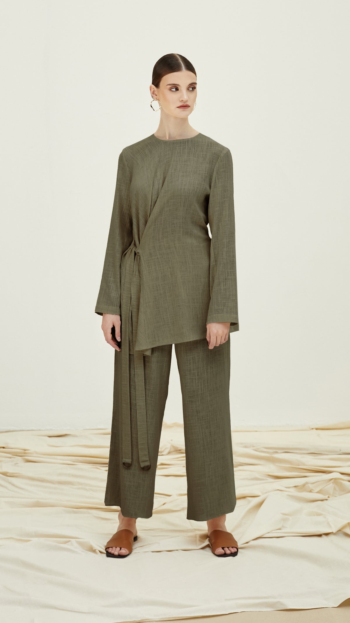 adelyn woman linen set olive green