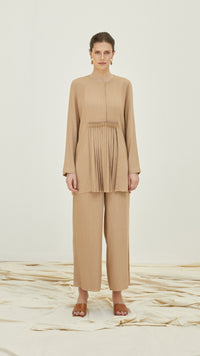 emery woman linen set beige
