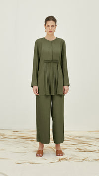 emery woman linen set green