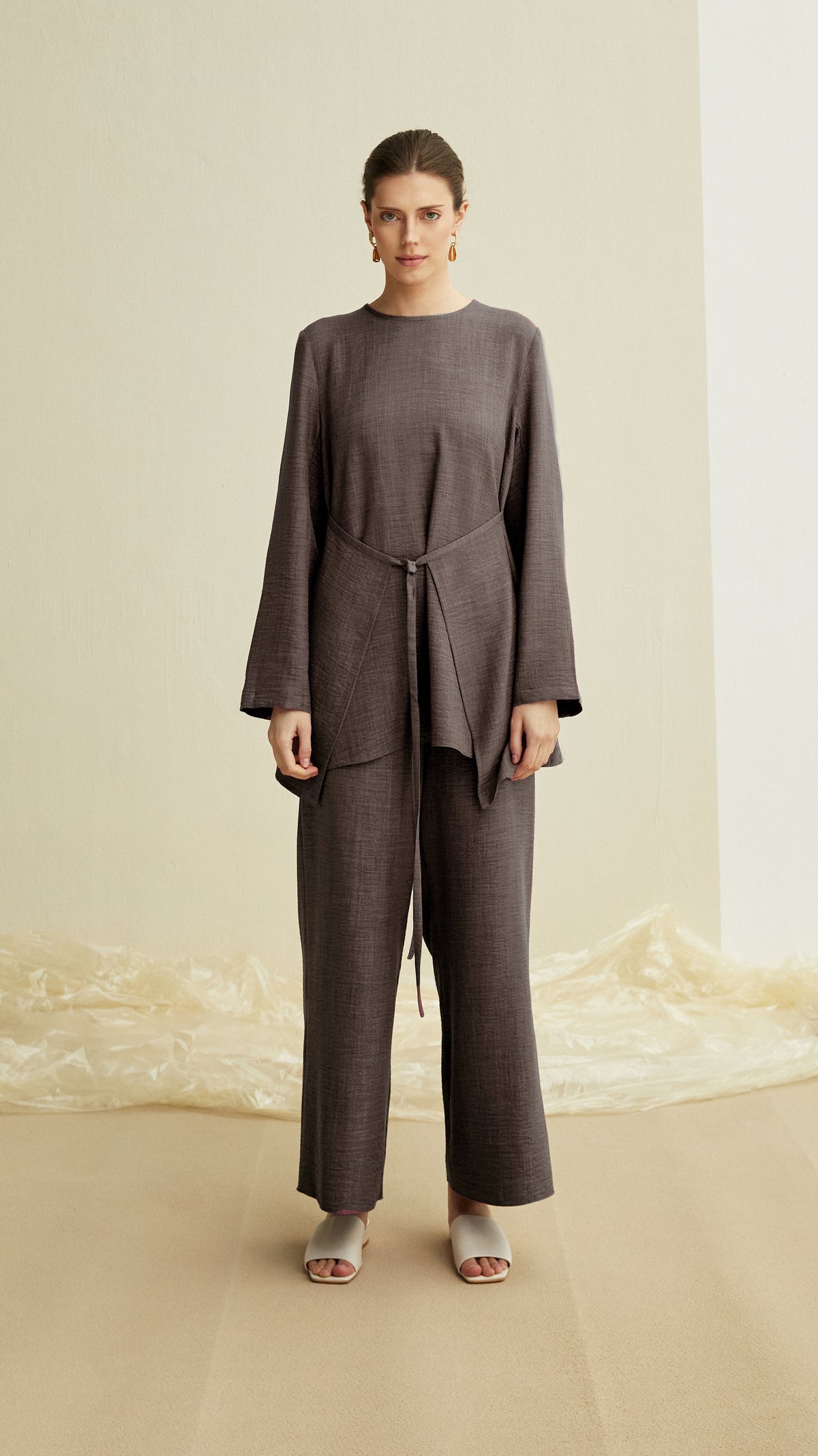jordyn woman linen set dark brown